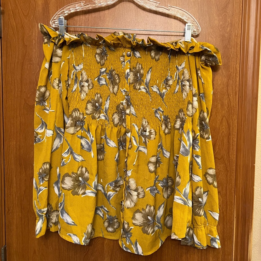 C.O.C. Clothes Obsessed Company Yellow Flower Blouse Size 2XL.